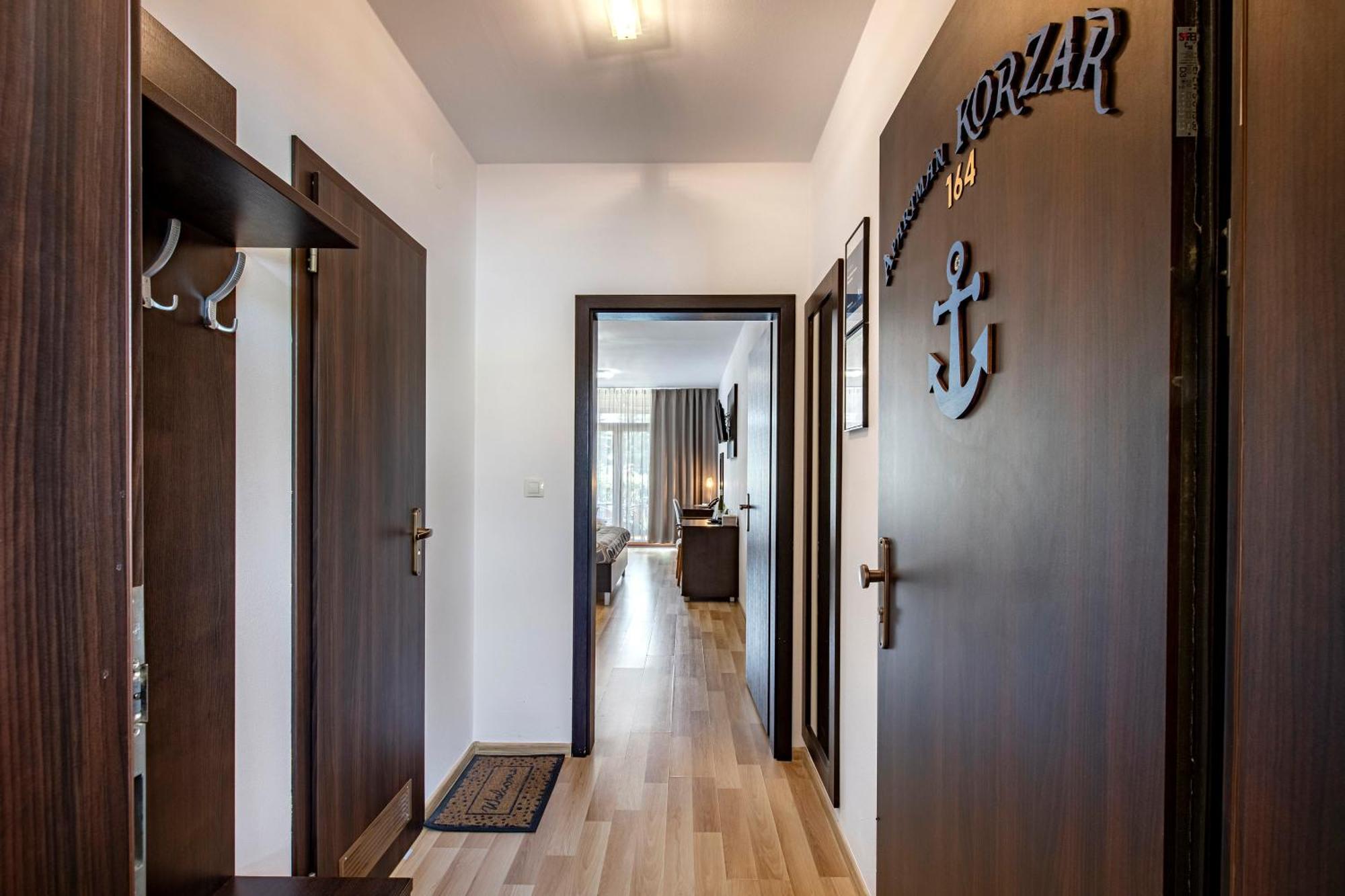 Besenova Apartman Korzar エクステリア 写真